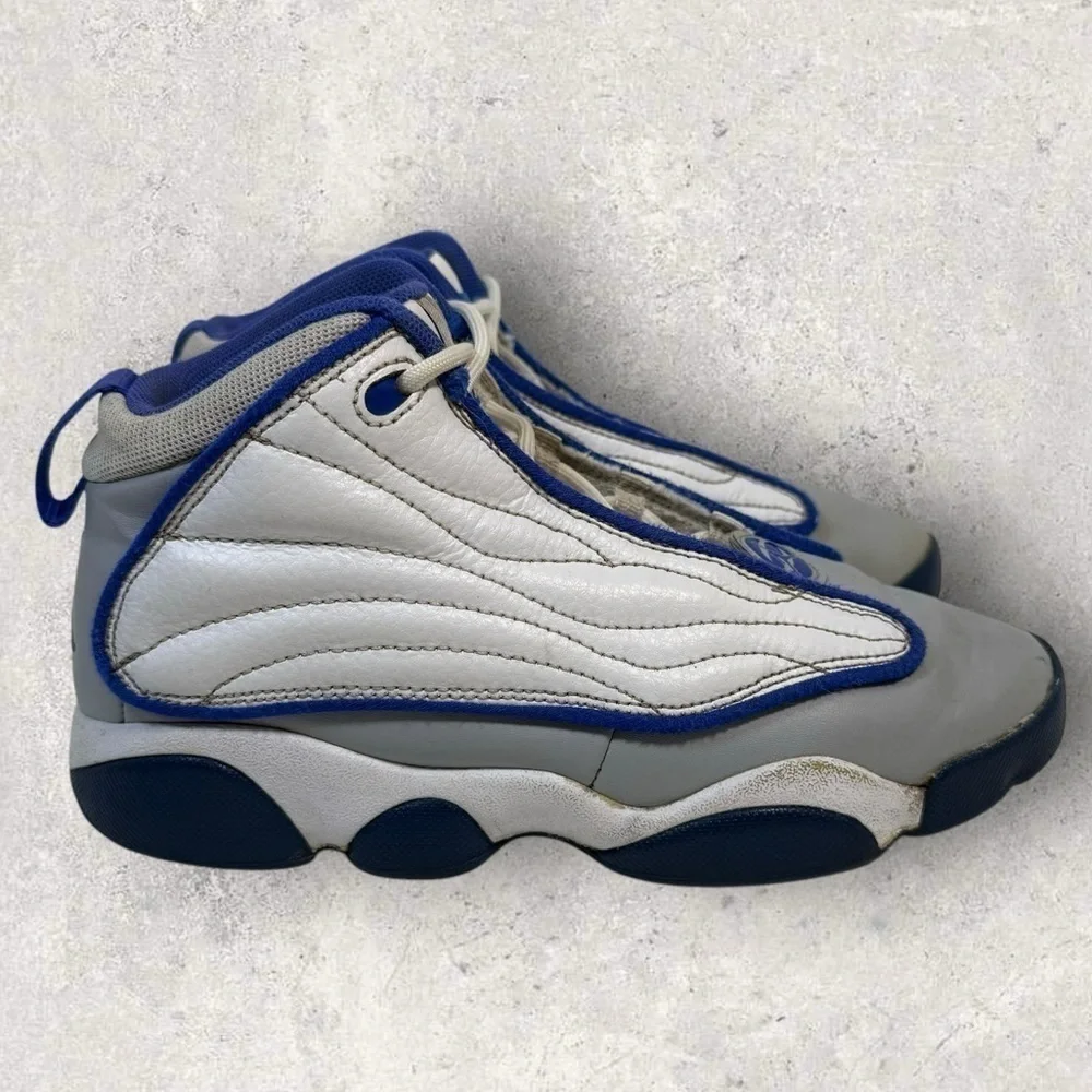 Kids Jordan Pro Strong size 2Y